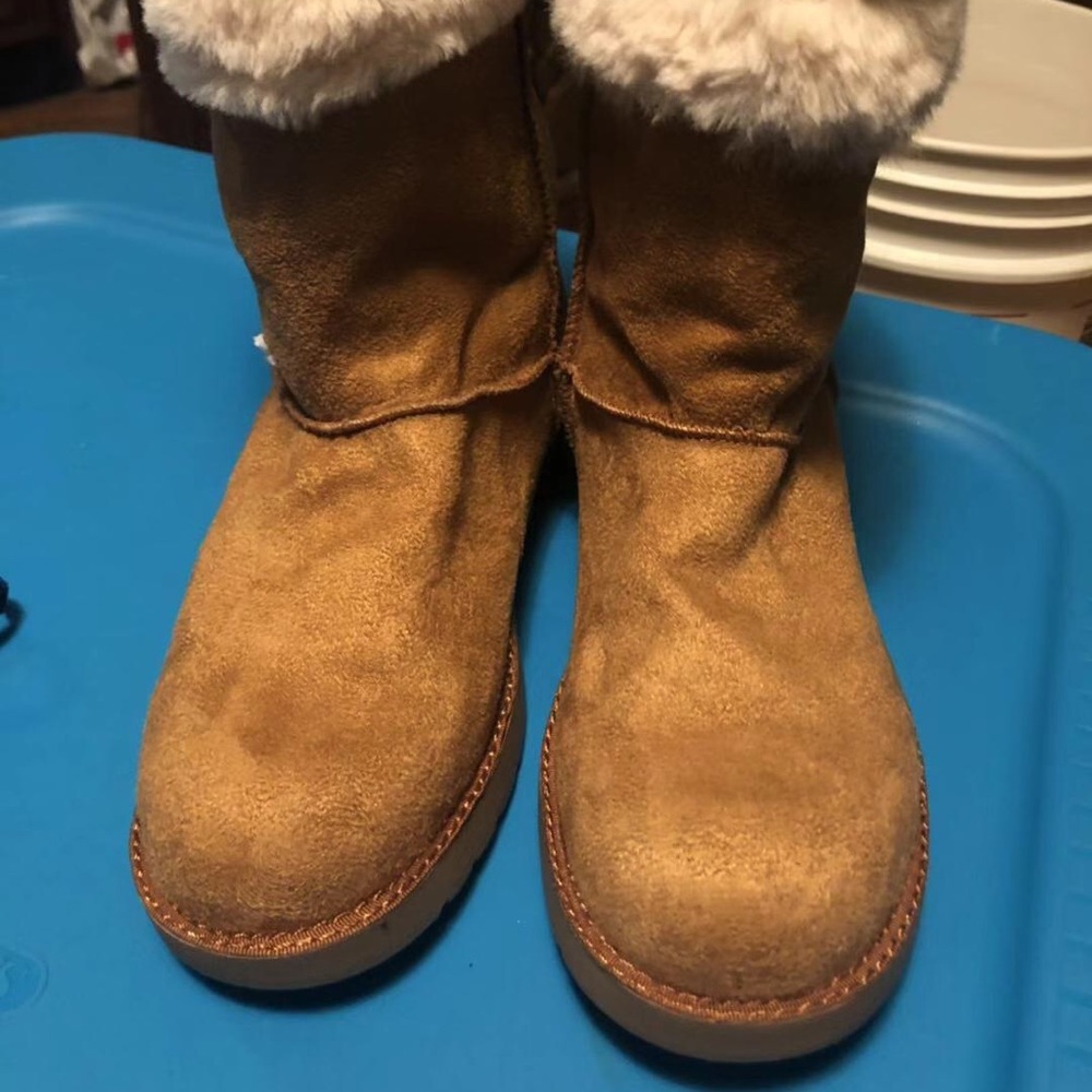Shearling faux fur boots